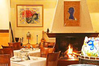 ΞΕΝΟΔΟΧΕΙΑ ΔΕΛΦΟΙ, ΔΙΑΜΟΝΗ ΔΕΛΦΟΙ ΚΑΤΑΛΥΜΑΤΑ, ΔΕΛΦΟΙ ΔΩΜΑΤΙΑ, ΔΙΑΚΟΠΕΣ ΔΕΛΦΟΥΣ, ΤΙΜΕΣ ΞΕΝΟΔΟΧΕΙΩΝ, ΦΘΗΝΑ ΞΕΝΟΔΟΧΕΙΑ