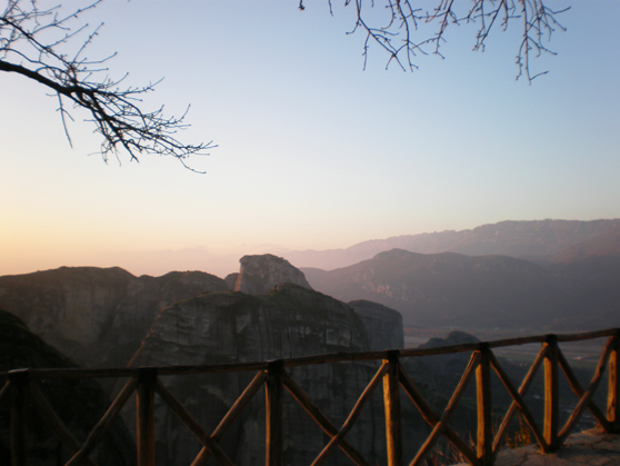 ΜΕΤΕΩΡΑ ΦΩΤΟΓΡΑΦΙΕΣ ΜΕΤΕΩΡΑ ΚΑΛΑΜΠΑΚΑ , ΞΕΝΟΔΟΧΕΙΑ ΜΕΤΕΩΡΑ ΚΑΛΑΜΠΑΚΑ , ΔΙΑΚΟΠΕΣ ΣΤΗΝ ΜΕΤΕΩΡΑ ΚΑΛΑΜΠΑΚΑ, ΑΞΙΟΘΕΑΤΑ ΜΕΤΕΩΡΑ
